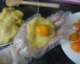 Hình bước làm 4 của món Bánh Pía sầu riêng