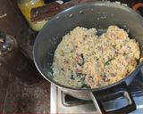 A picture of step 4 of Dalia Upma.