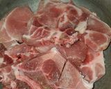 Foto del paso 1 de la receta: Chuleta de cerdo en fricasé