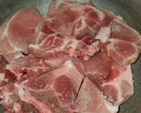 Foto del paso 1 de la receta: Chuleta de cerdo en fricasé
