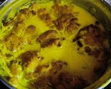 A picture of step 3 of Onion pakoda curry.