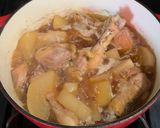 A picture of step 4 of Simmered Chicken and Daikon Radish.