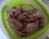 Hình bước làm 1 của món Cút chiên bơ cho chiều mưa ấm cúng