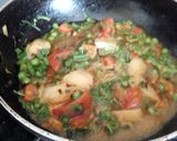 A picture of step 3 of Mix vegetable masala khichdi.