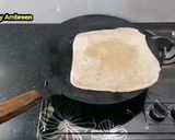 A picture of step 2 of Meethi Roti.