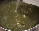 A picture of step 5 of Spinach Curry with mushroom and paneer cottage cheese.