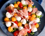 Une image de l'étape 4 de Salade Billes de Melon Serano.