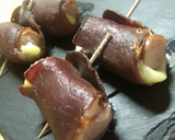 Foto del paso 3 de la receta: Pincho de Cecina con Salchicha y Brie