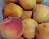 Foto del paso 1 de la receta: Mermelada de damascos y frutillas
