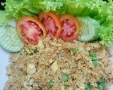 Foto langkah ke 3 dari resep Nasi Goreng Telur.