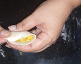 A picture of step 12 of Aaloo ke Samosay.