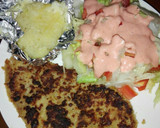 Foto del paso 10 de la receta: Milanesa de res, papas horneadas con queso mozarela y ensalada