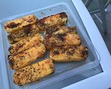 Une image de l'étape 8 de Pain de maïs grillé sauce tomate mozzarella et basilic.