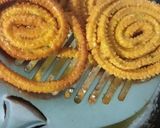 ચોખા ના લોટ ની ચકરી (Rice flour Chakri Recipe in Gujarati) રેસીપી સ્ટેપ8ફોટો
