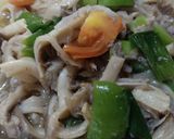 Foto langkah ke 4 dari resep Tumis jamur cabe gendot.