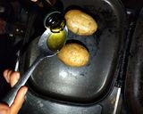 Foto langkah ke 4 dari resep Cheessy Broccoli Stuffed Potatoes With Olivoila.
