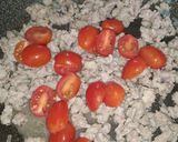 Foto del passaggio 4 della ricetta Scialatielli con salsiccia, peperoni pomodorini e zafferano