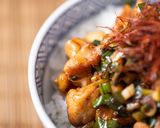 (影音)【60秒一道菜】- 蔥炸彈雞肉蓋飯的食譜步驟6照片
