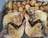 Foto del paso 4 de la receta: Pollo Asado al Romero con Patatas Rústicas