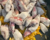 Foto del paso 2 de la receta: Arroz facilísimo de chipirones con habitas y alcachofas