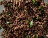 صورة لخطوة 2 من وصفة ڨراتان البطاطا و اللحم المفروم 🥔🥘