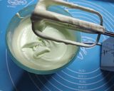 Foto langkah ke 3 dari resep Homemade Ice Cream Mint.