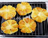 Hình bước làm 3 của món Bánh mì ngọt nhân dừa