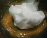 Foto langkah ke 4 dari resep Hokkaido Chiffon Cupcake.