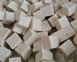 Foto del paso 2 de la receta: Tofu al azafrán en hebras e infusionado