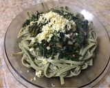 Foto del paso 3 de la receta: Fettuccine de espinaca con espinacas salteada🥬