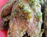 Foto langkah ke 5 dari resep Ikan Goreng Sambal Ijo Pedas Dower.
