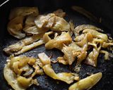 Foto del paso 1 de la receta: Fajitas🌯 de berenjenas🍆 doradas con mayonesa de ajo🌰🌮
