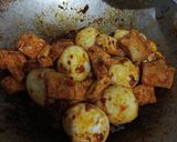 Foto langkah ke 8 dari resep Balado Telur Tahu.