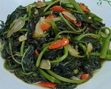 Foto langkah ke 4 dari resep Tumis bayam.