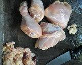 Foto del paso 1 de la receta: Guiso de pollo con arroz arrepollado..