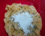 A picture of step 1 of Chicken stuff potato cutlets.