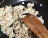 A picture of step 1 of Moong dal halwa.
