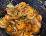 Foto langkah ke 5 dari resep Udang goreng mentega ala resto seafood halal.