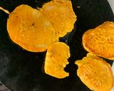 A picture of step 6 of Boiled Aloo tawa pakore.