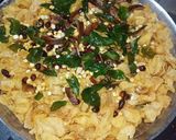 मक्याचा चिवडा (maka chivda recipe in marathi) रेसिपी स्टेप 3 फोटो 