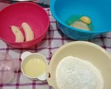 Foto langkah ke 2 dari resep Bolu kukus Pisang Mekar.