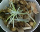 Hình bước làm 1 của món Đậu cô ve xào nấm rơm