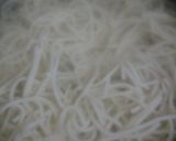 A picture of step 1 of Beef khawsuey.