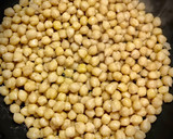 Foto del paso 1 de la receta: Gulas con garbanzos