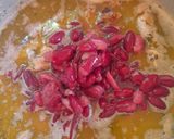 Foto del paso 3 de la receta: Frutos de mar en vino salsa de soja con porotos y guisantes
