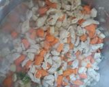 Tárkonyos csirkeraguleves recept fázis 2 fotója