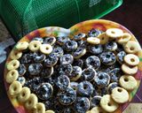 Foto langkah ke 5 dari resep Cake Donat kering.