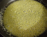 Foto del paso 5 de la receta: Arroz salteado con almejas y tomates con aguacates y germinado de alfalfa