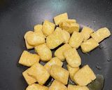 A picture of step 2 of Stir-Fried Bean Sprouts with Fried Firm Tofu (Tofu Recipe Ep 12).