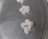 Foto del paso 4 de la receta: Bizcochitos para el mate !